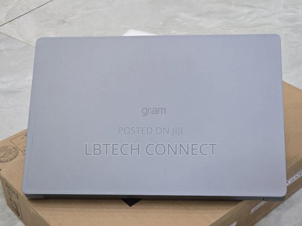 New Laptop LG Gram 15.6 8GB Intel Core I5 SSD 256GB · Photo 2
