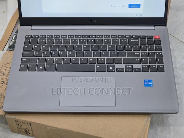 New Laptop LG Gram 15.6 8GB Intel Core I5 SSD 256GB · Photo 3
