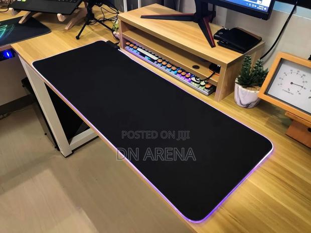 Extra Large RGB Mouse Pad Dimension: 900 * 400 Mm · Photo 2