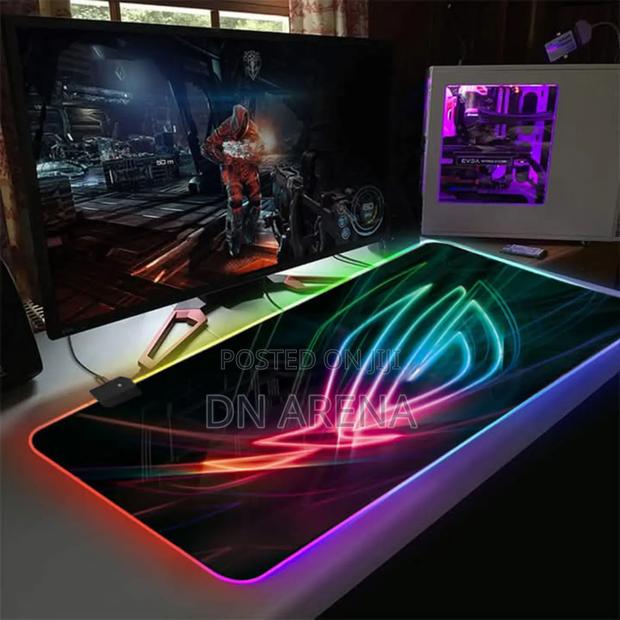 Extra Large RGB Mouse Pad Dimension: 900 * 400 Mm · Photo 3