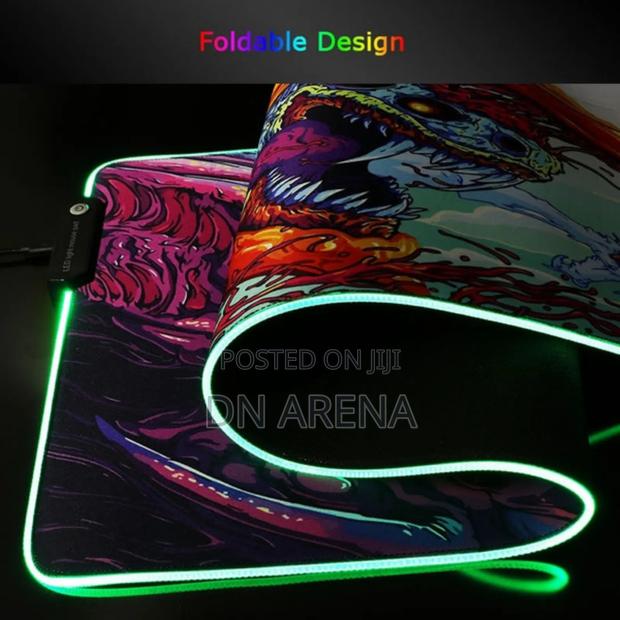 Extra Large RGB Mouse Pad Dimension: 900 * 400 Mm · Photo 6
