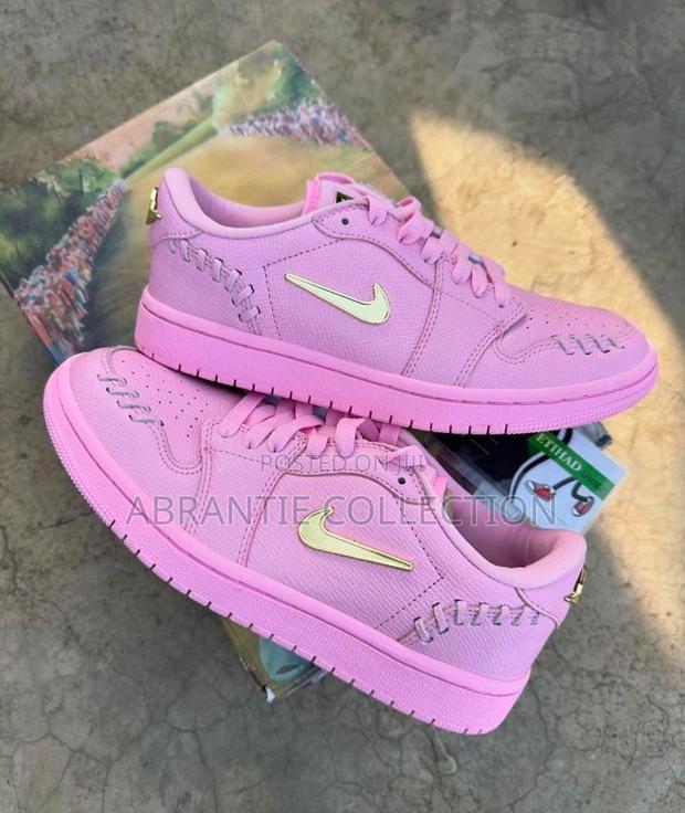 Women’S Air Jordan 1 Low Mm Perfect Pink · Photo 1