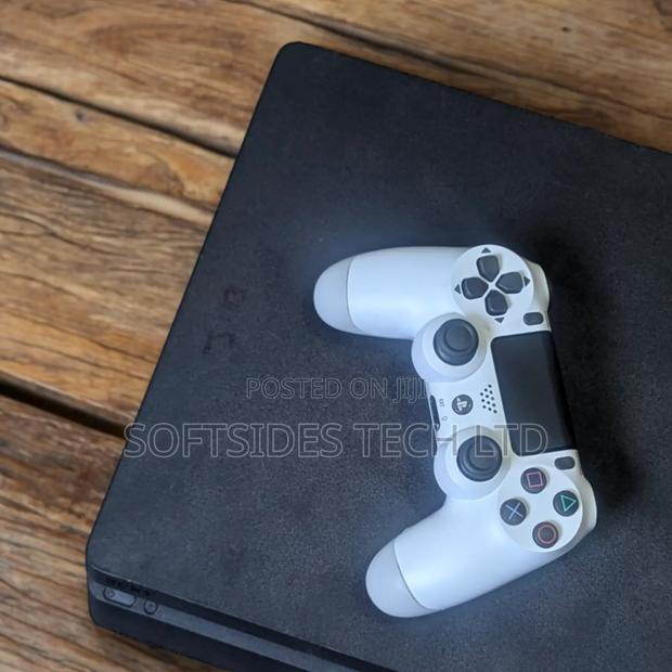 Ps4 Slim Black Jailbreaked Console With Games at Good Price · Photo 1
