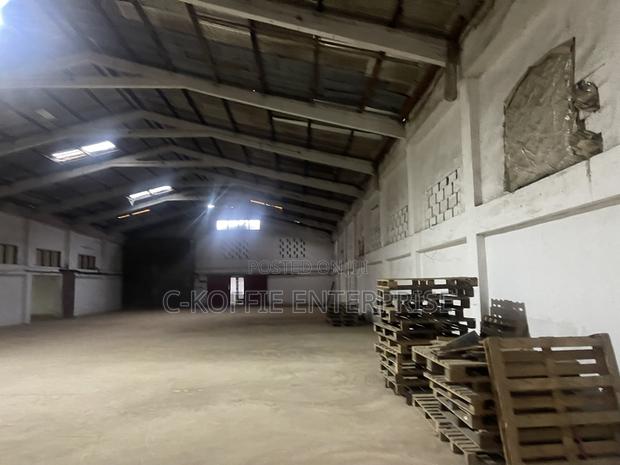 800 SQM Warehouse Located at Labonne for Rent · Photo 2