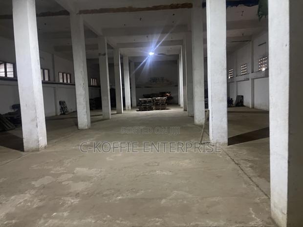 800 SQM Warehouse Located at Labonne for Rent · Photo 3