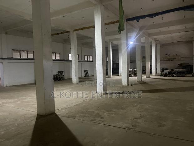 800 SQM Warehouse Located at Labonne for Rent · Photo 4