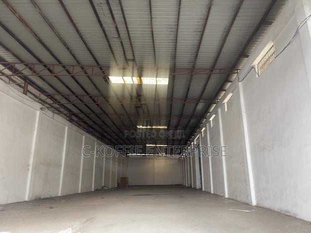 650 SQM at North Kaneshie Industrial Area + Offices 4 Rent · Photo 3