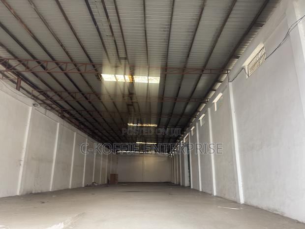 650 SQM at North Kaneshie Industrial Area + Offices 4 Rent · Photo 1