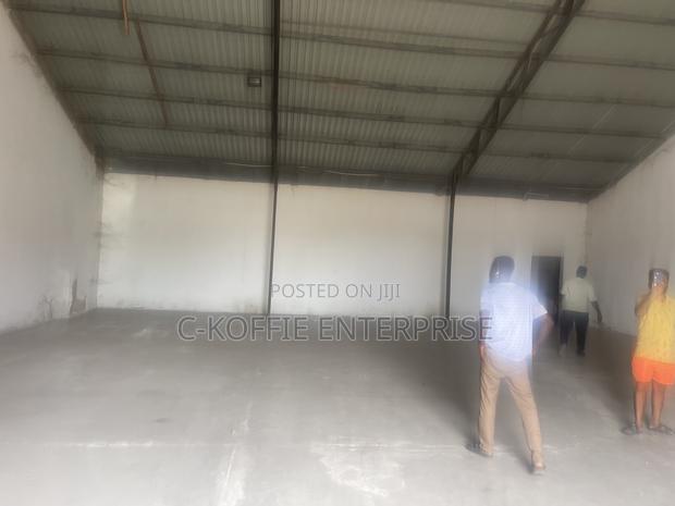 300 SQM Self Compound Warehouse With Offices at North Kaneshi · Photo 5