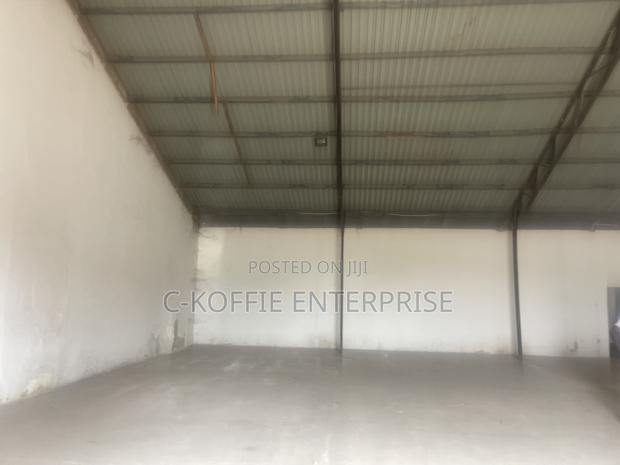 300 SQM Self Compound Warehouse With Offices at North Kaneshi · Photo 2