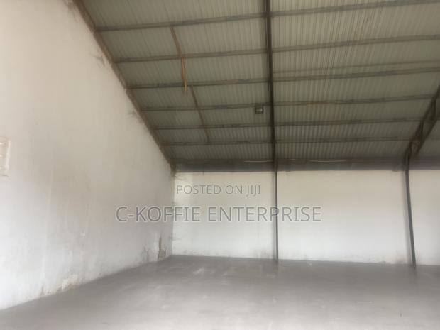 300 SQM Self Compound Warehouse With Offices at North Kaneshi · Photo 4