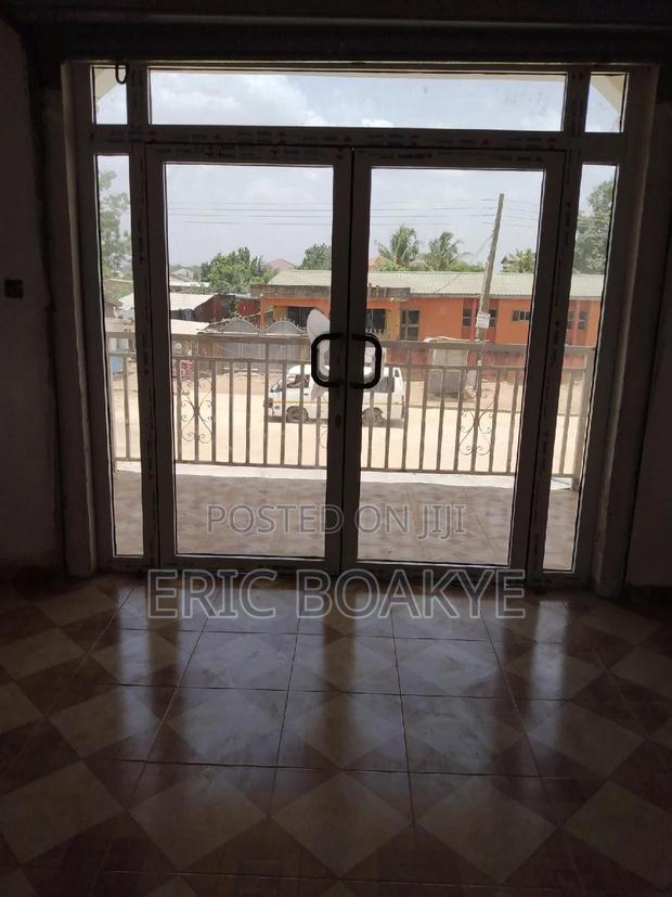 Fully Furnished Shops/Office Spaces for Rent at Pokuase. · Photo 7