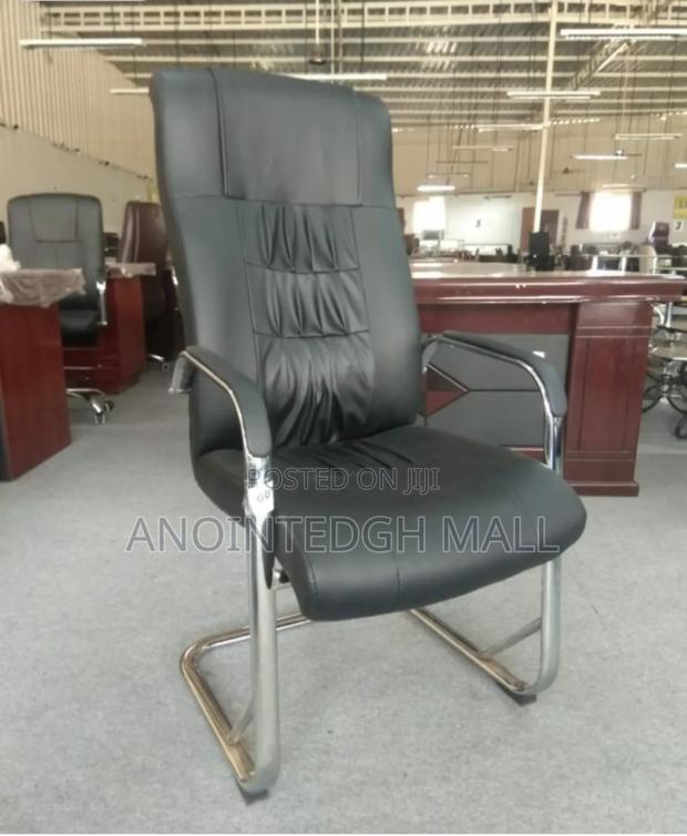 Executive Visitors Chair - Black · Photo 1