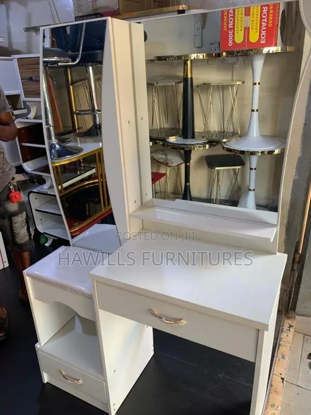 White Dressing Mirror Set · Photo 1