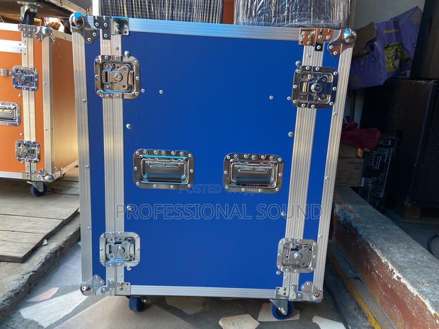 Amplify Rack 16u 2 Doors · Photo 1