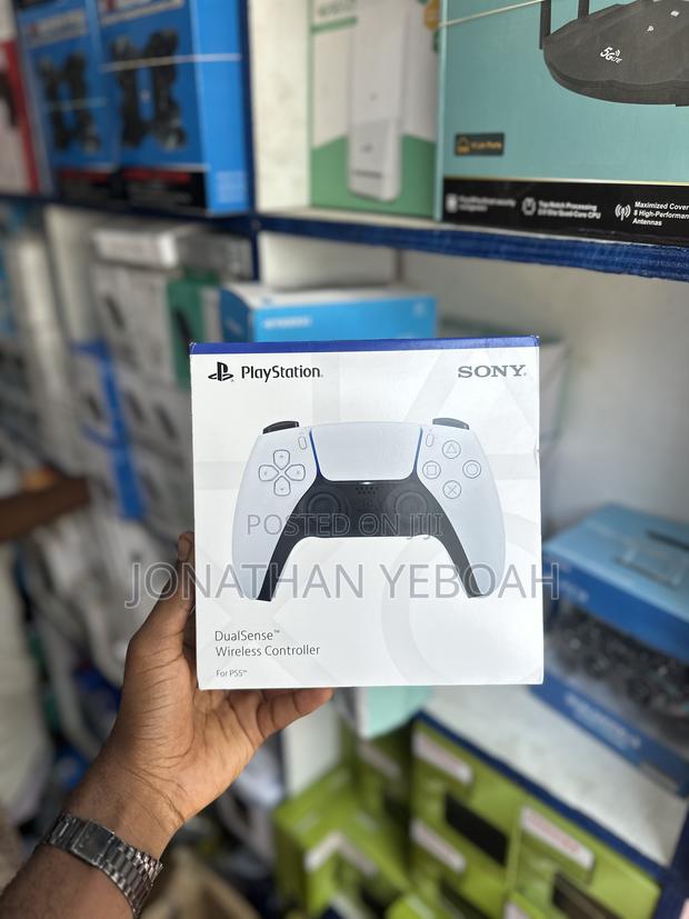 Ps 5 Game Pad/Controller · Photo 1