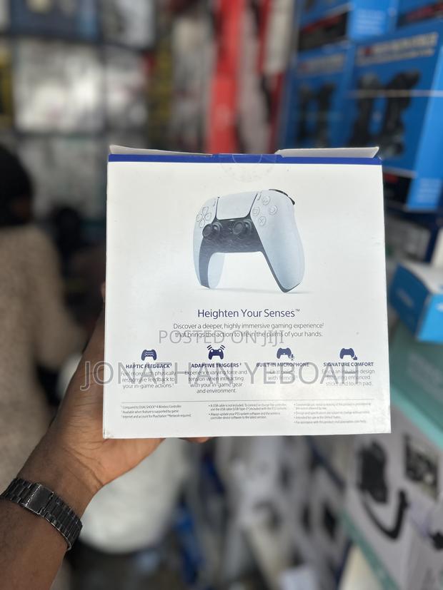 Ps 5 Game Pad/Controller · Photo 2