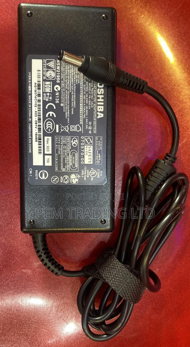 Original Toshiba Charger/Adapter 5.5*2.5mm 90w · Photo 2