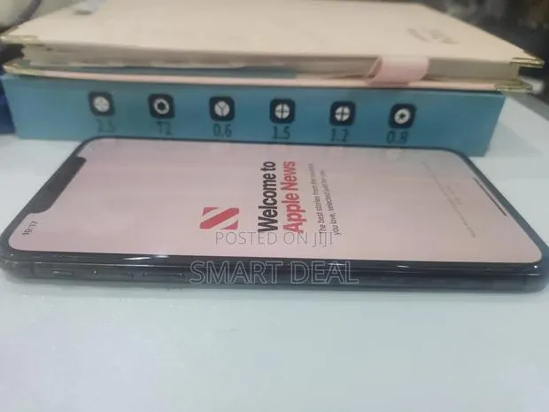 Apple iPhone XS Max 64 GB Black · Photo 1