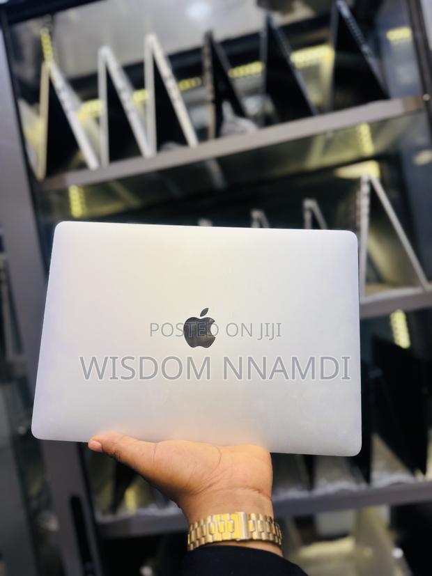 Laptop Apple MacBook Pro 2019 8GB Intel Core i5 SSD 256GB · Photo 2