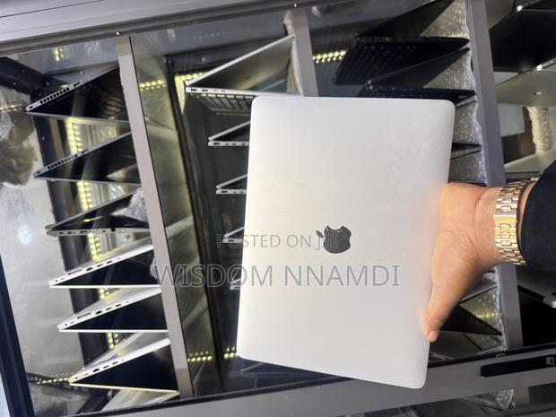 Laptop Apple MacBook Pro 2019 8GB Intel Core i5 SSD 256GB · Photo 4