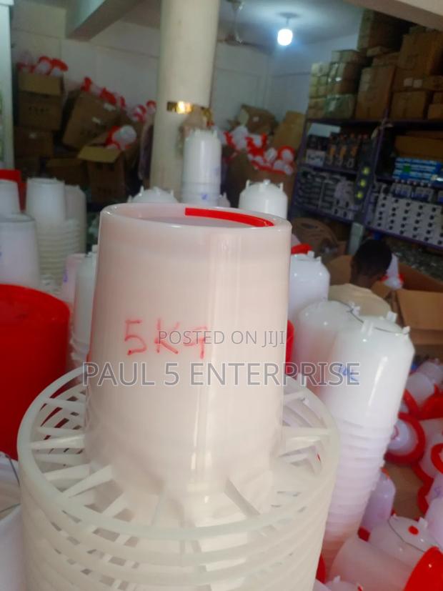 5kg Poultry Feeder · Photo 2