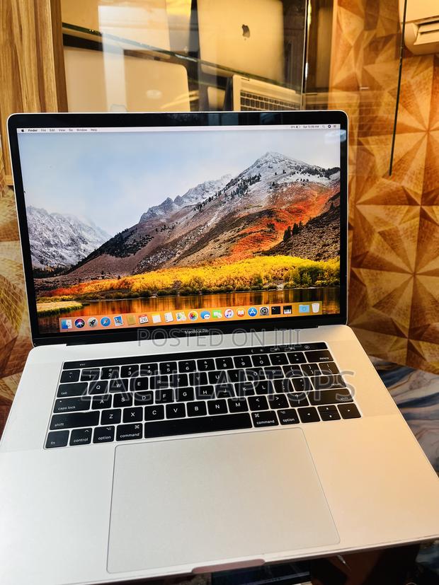 Laptop Apple MacBook 2017 16GB Intel Core i7 SSD 512GB · Photo 2