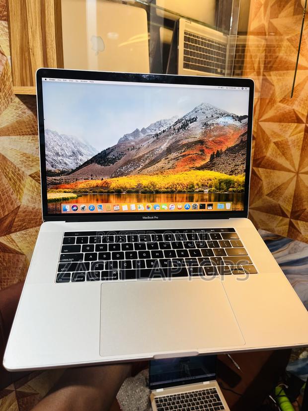 Laptop Apple MacBook 2017 16GB Intel Core i7 SSD 512GB · Photo 4