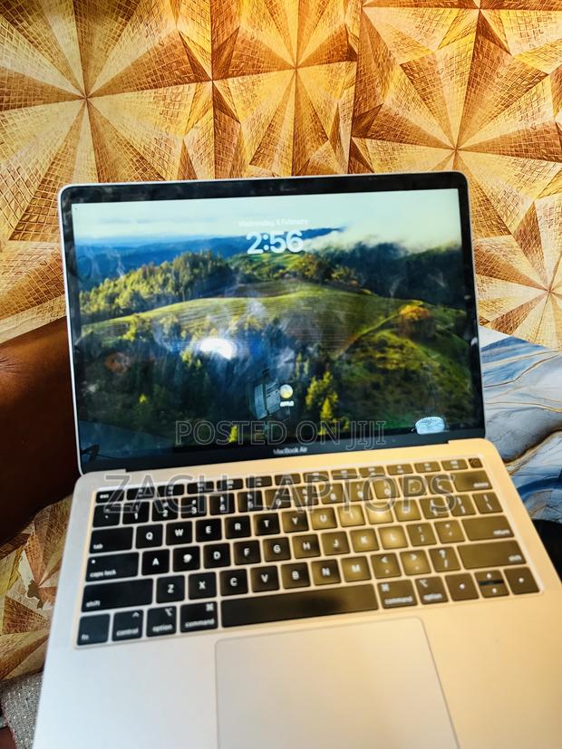 Laptop Apple MacBook Air 2019 8GB Intel Core I5 SSD 128GB · Photo 2