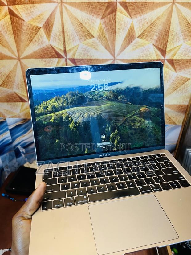 Laptop Apple MacBook Air 2019 8GB Intel Core I5 SSD 128GB · Photo 4
