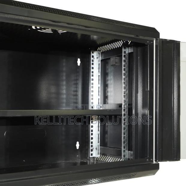 4u Rack System With Lock And Key · Photo 2