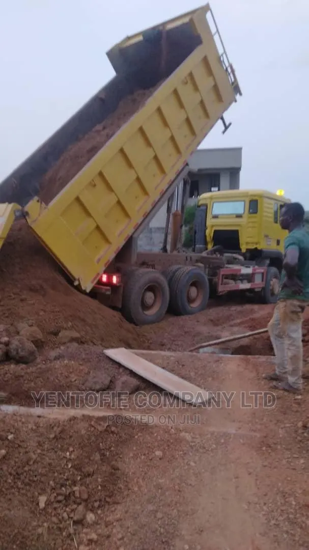 Laterite and Filling Materials · Photo 1