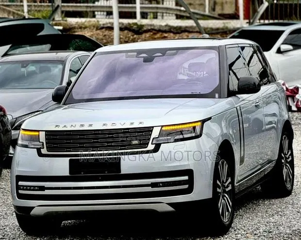 Land Rover Range Rover Vogue 2023 Silver · Photo 1