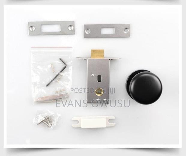 Invisible Door Lock · Photo 2