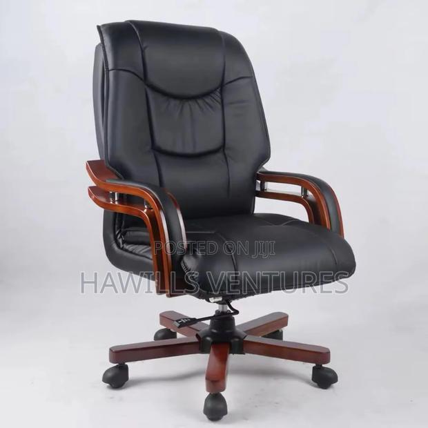 Office Chair /Swivel Chair · Photo 1