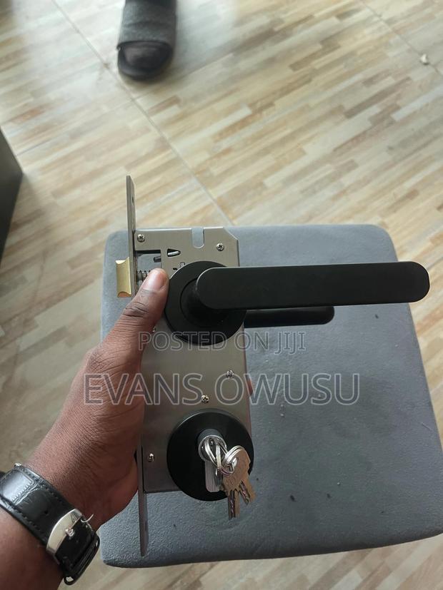 Quality Door Lock · Photo 1