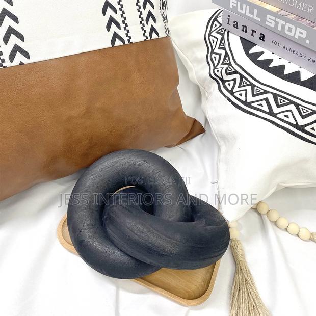 Wood Knot Decor · Photo 3