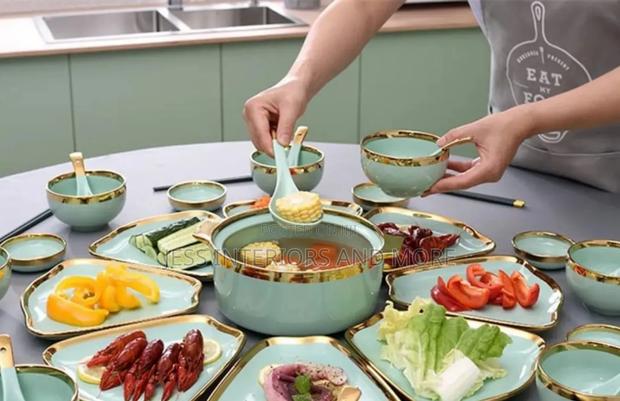 Dinnerware Set for 8 People (Mint Green) · Photo 4