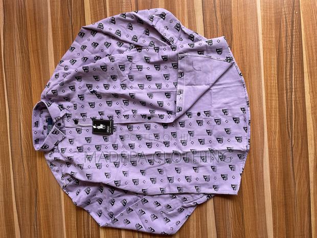 Quality Tommy Hilfiger Available · Photo 1