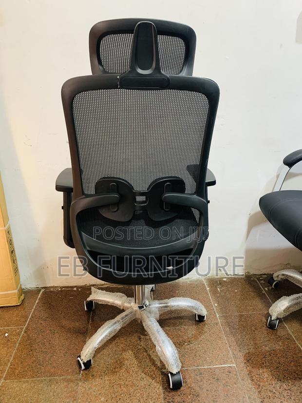 Net Swivel Office Chair With Headrest · Photo 2