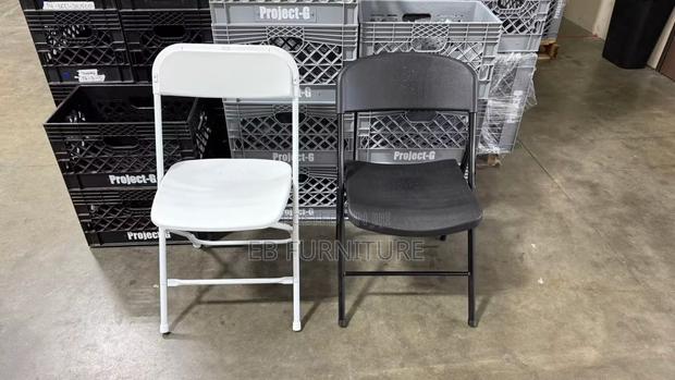 Folding Flat Back Chair · Photo 1