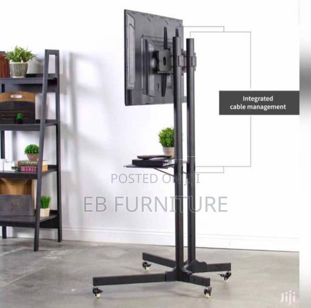 Tv and Laptop Stand · Photo 2