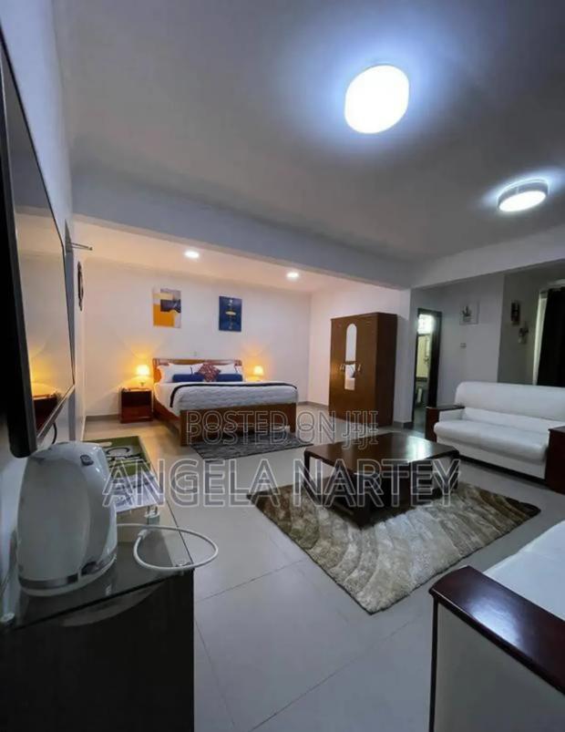 10bdrm House in Community 20 Spintex for sale · Photo 3