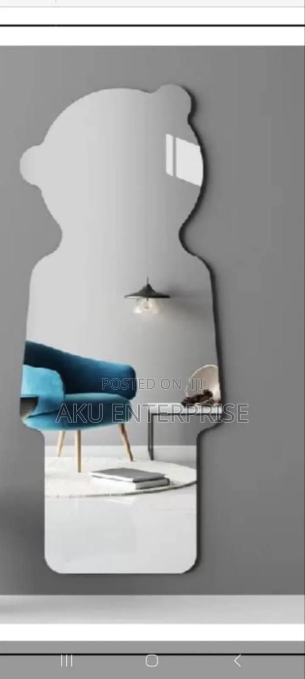 Sticker Mirror · Photo 1