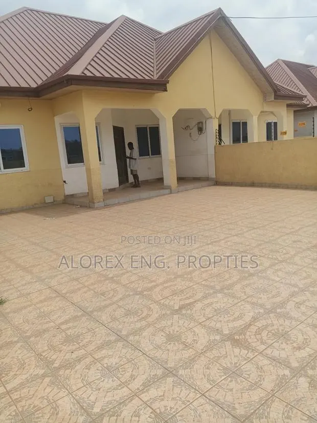2bdrm House in Adenta Amrahia, Frafraha for rent · Photo 1