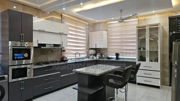 Furnished 5bdrm Mansion in Agric Nzema, Kumasi Metropolitan for sale · Photo 1