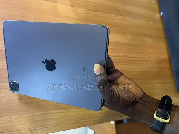 Apple iPad Pro 11 (2020) 256 GB Gray · Photo 1