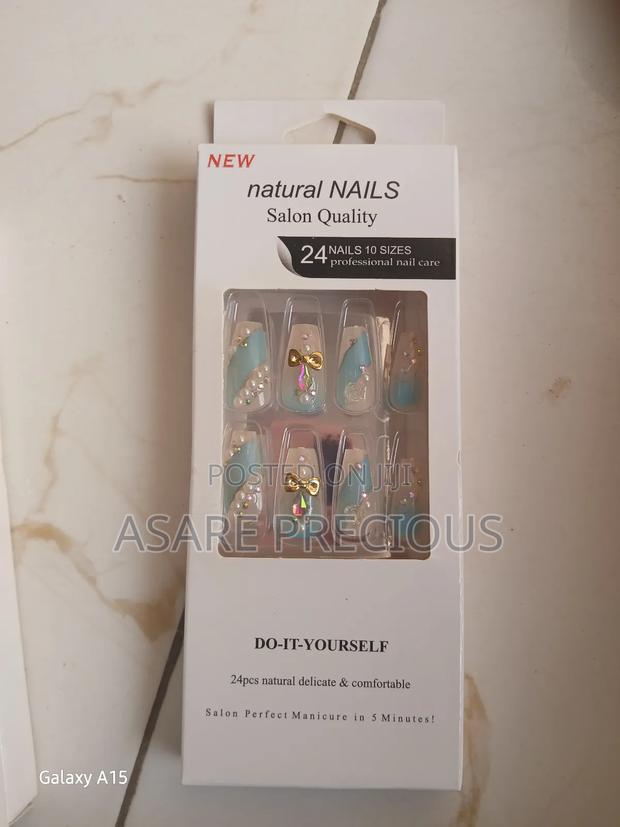 Long Fake Nails · Photo 2