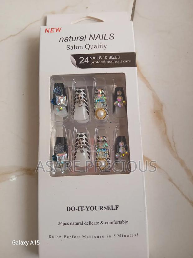 Long Fake Nails · Photo 6