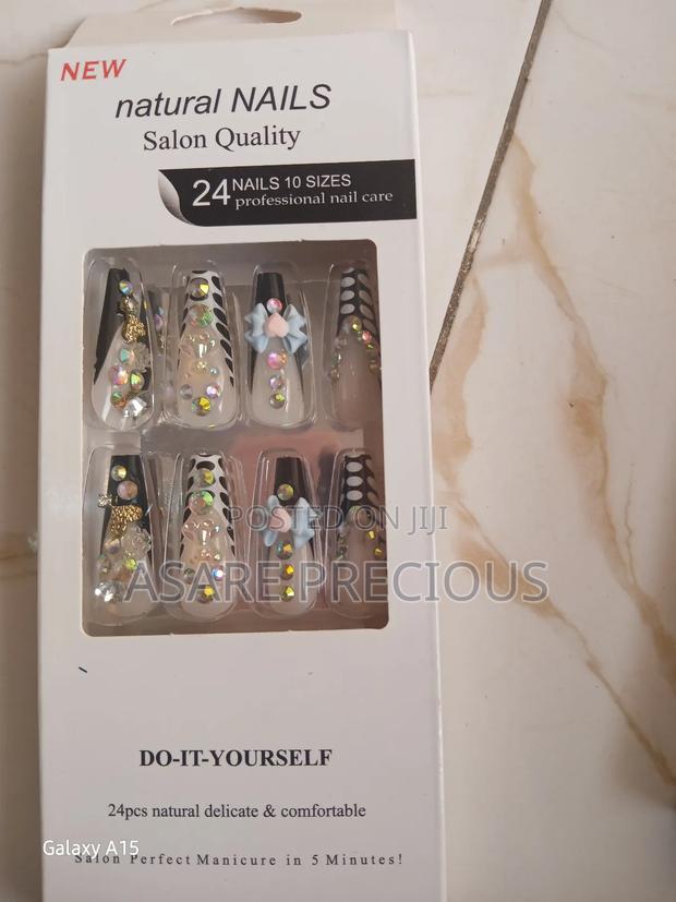 Long Fake Nails · Photo 7